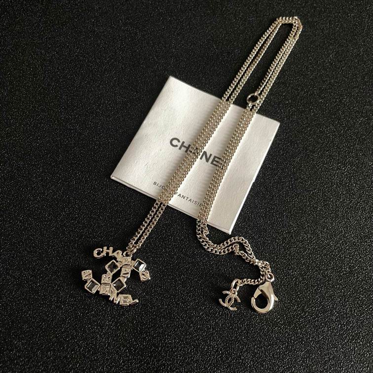 Chanel necklace 11lyh208